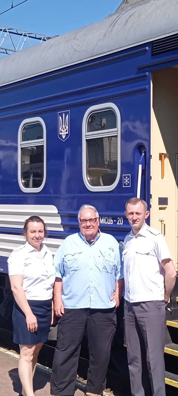 Сын Уоррена Баффетта приехал в Киев на обычном поезде: 113 млрд не повод для выпендрежа (фото)